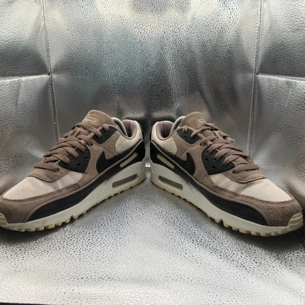 Nike product pair
